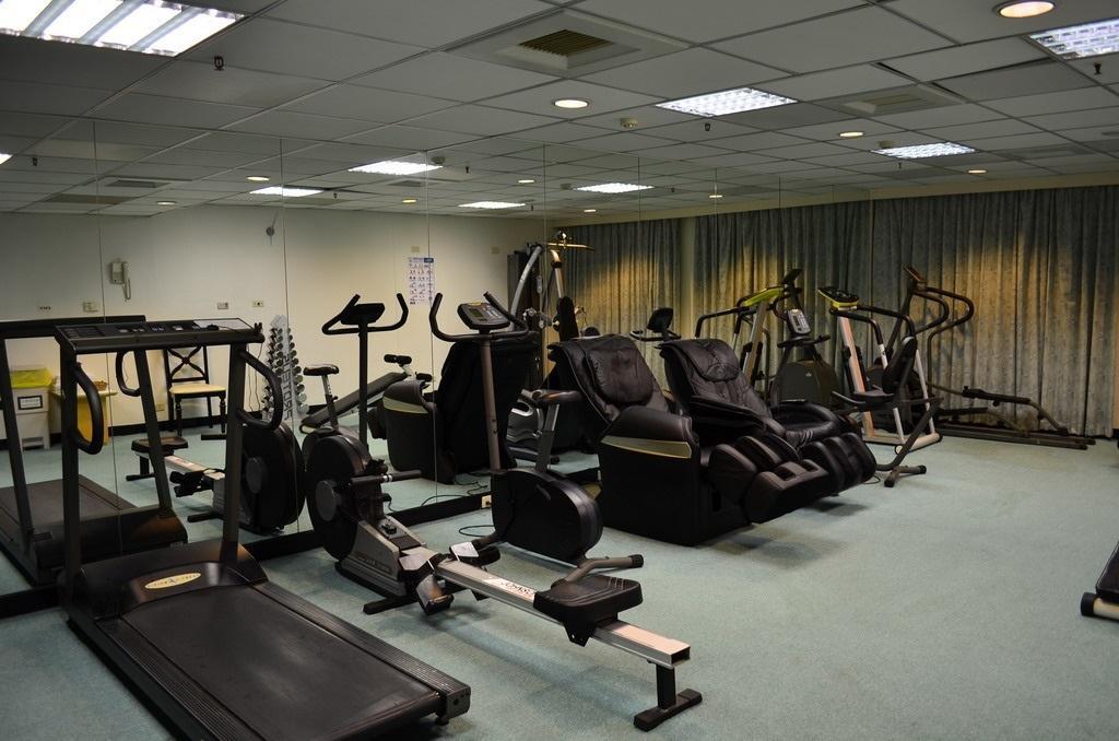 טאינאן The Premier Hotel מראה חיצוני תמונה