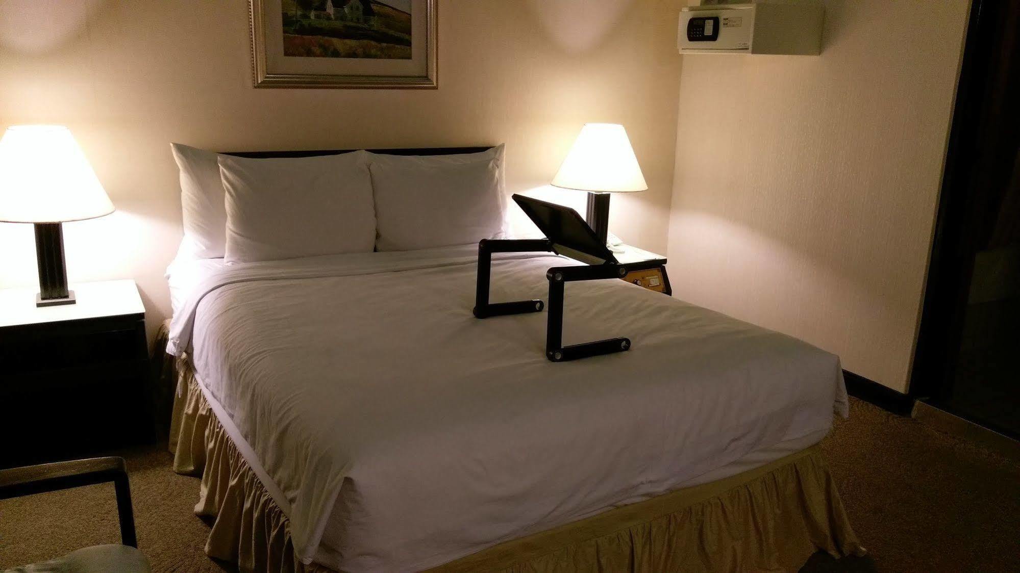 טאינאן The Premier Hotel מראה חיצוני תמונה